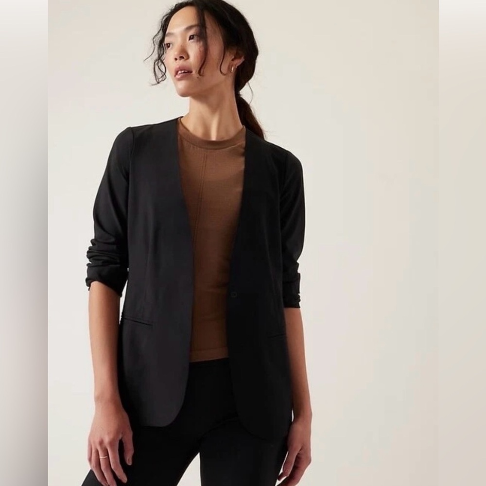 NWT Athleta Avenue Black Blazer size 22.